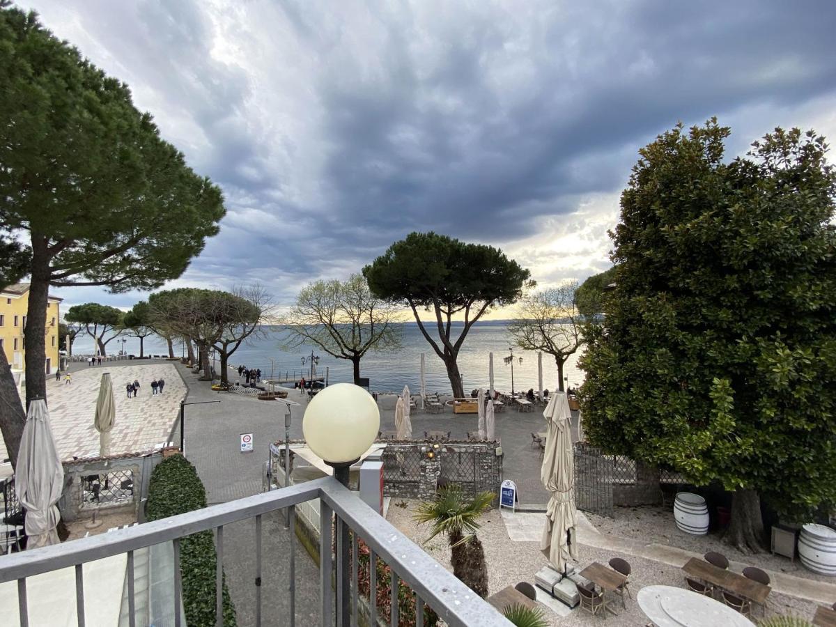 Hotel Astoria Garda  Exterior photo